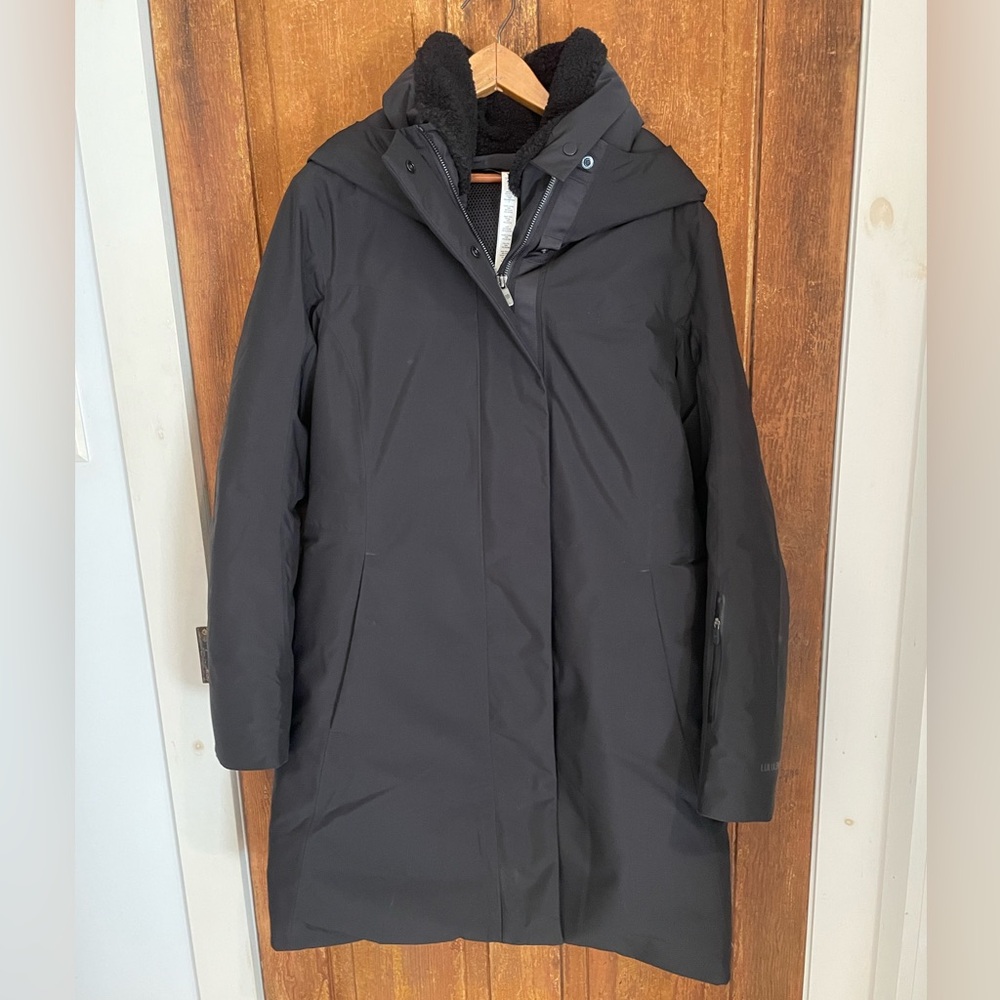 lululemon Snow Warrior Parka in Black, size 8